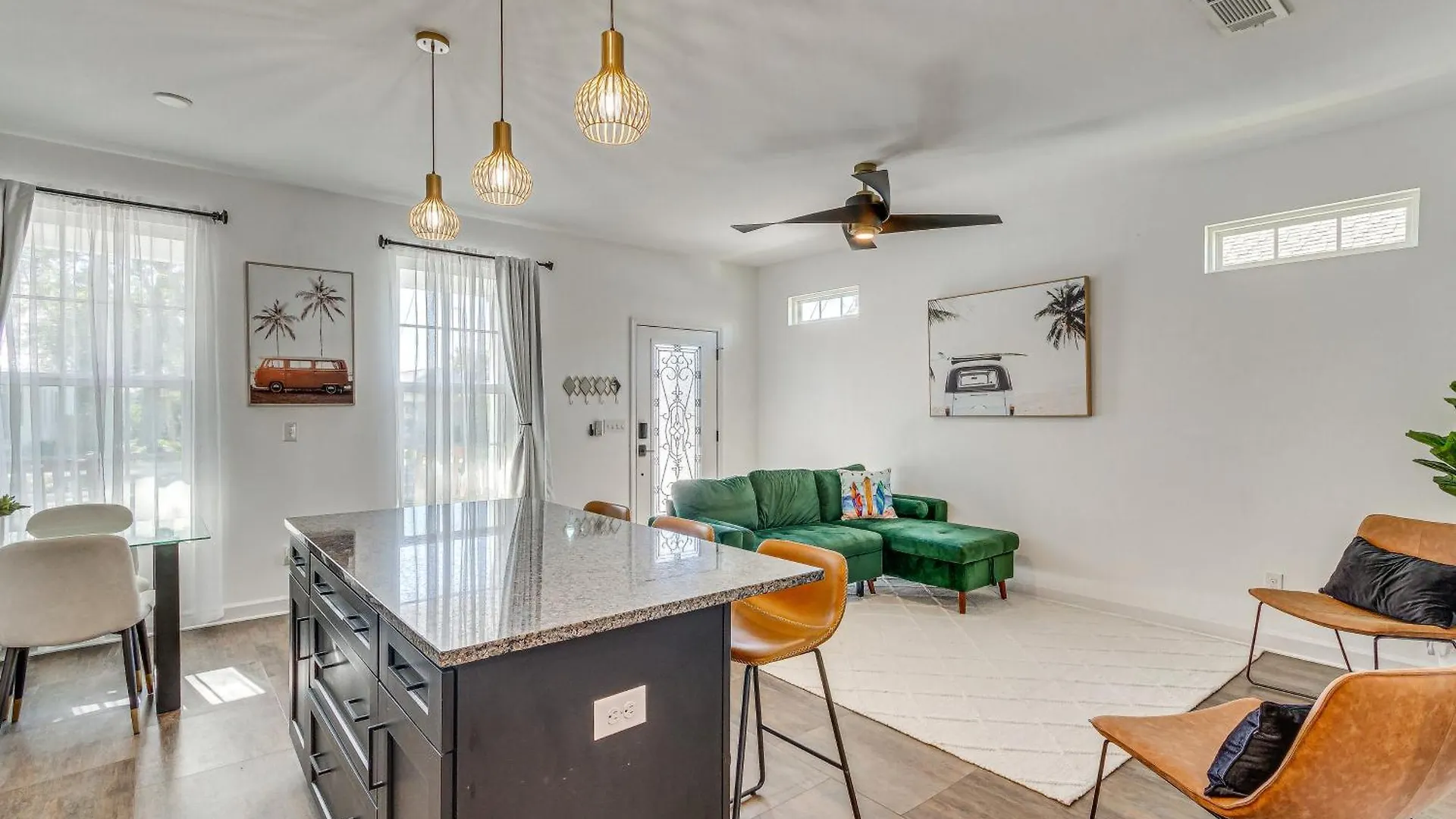 Modern Pensacola Vacation Home With Private Pool! Holiday home