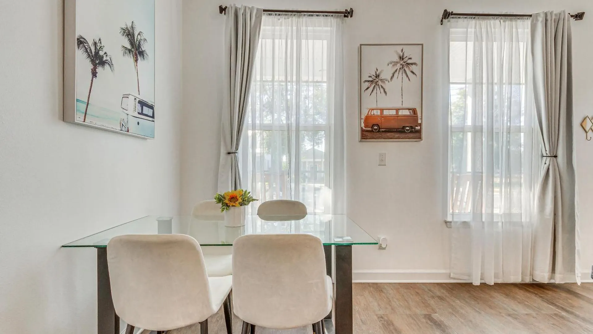 Modern Pensacola Vacation Home With Private Pool! Holiday home