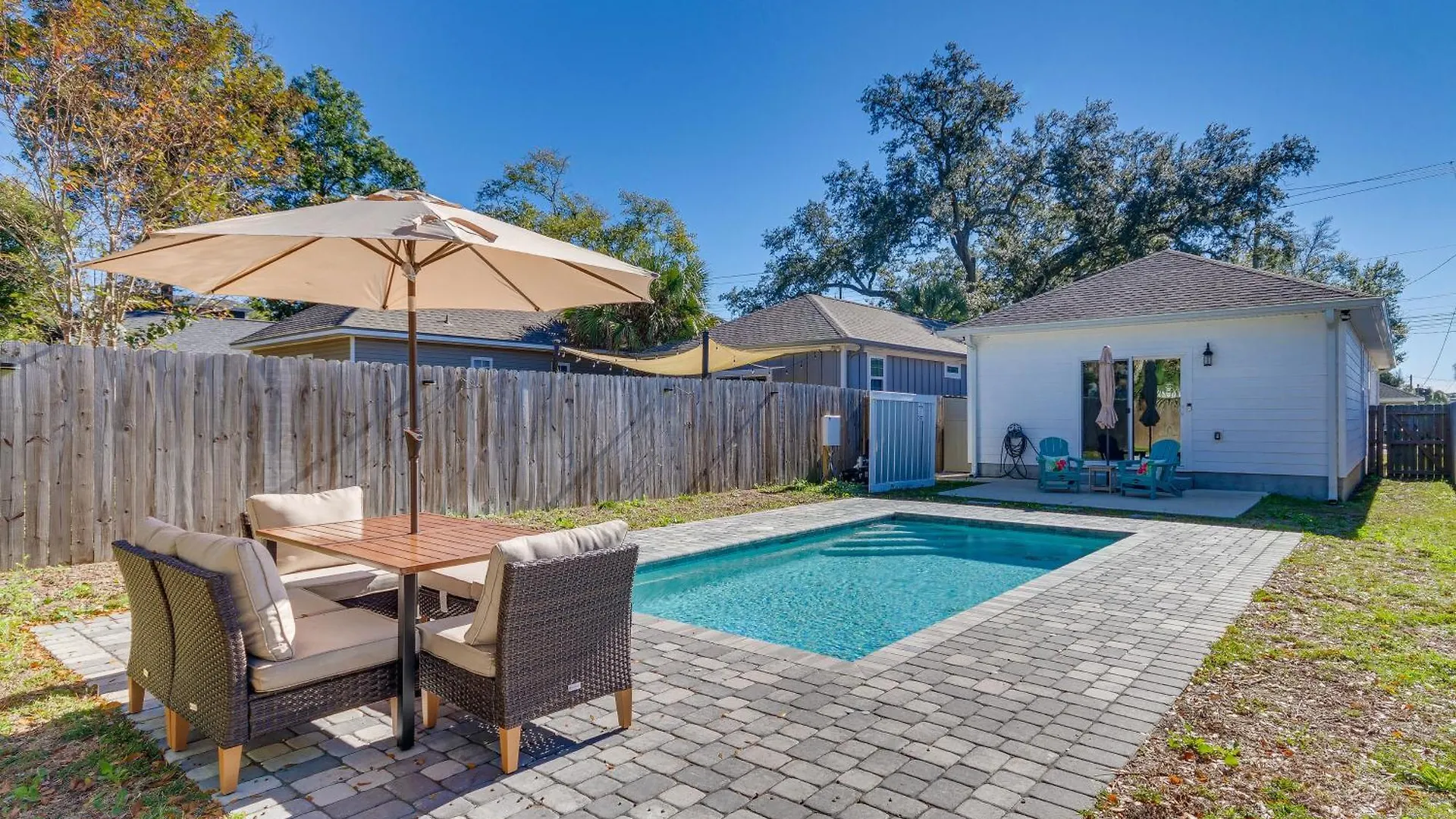 Modern Pensacola Vacation Home With Private Pool! Holiday home